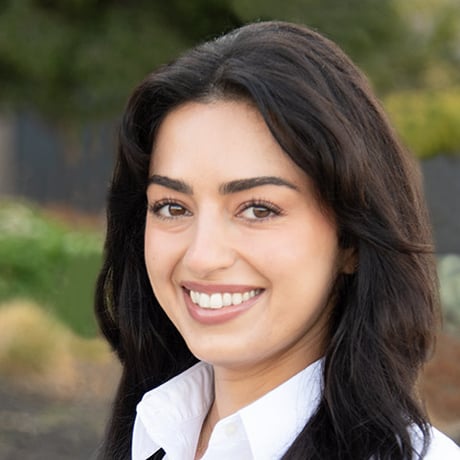 Sarah  Baktvar