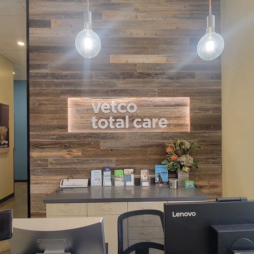 Vetco Total Care East Lake Front Desk
