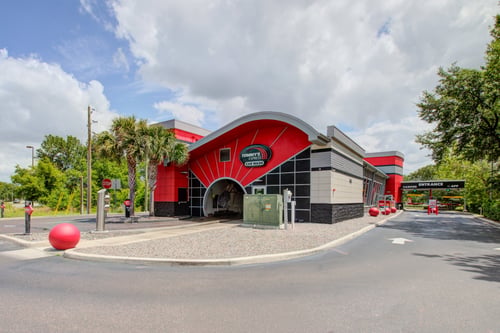 Tommy's Express Car Wash in Orlando, Florida on Old Goldenrod Rd.