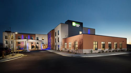 Pocatello Holiday Inn Express Hotel Exterior Dusk
