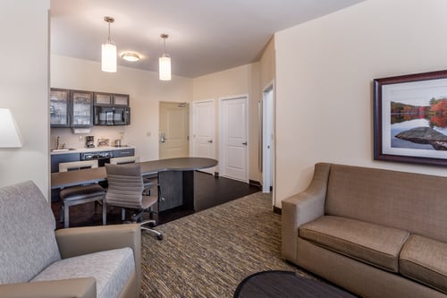 one bdrm spacious suites/fully equipped kitchens/apartment suite