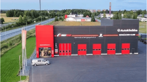 Autoklinikka Seinäjoki Jouppi - rakennus ja sisäänkäynti