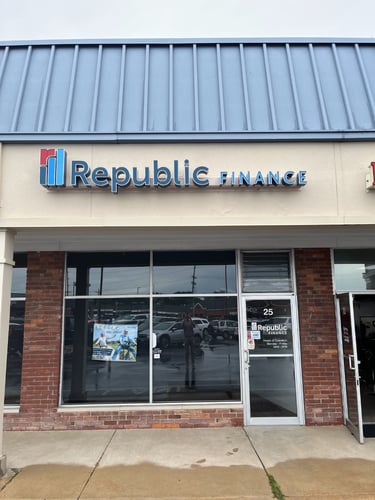 Forum Shopping Center, MO Republic Finance Branch