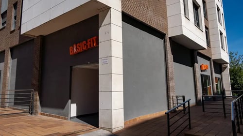 Basic-Fit Oviedo Calle Monte Cerrau - front club outside