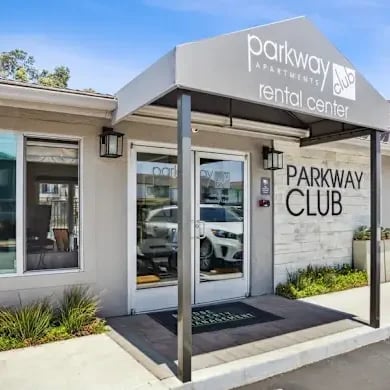 Parkway Club | Entrance