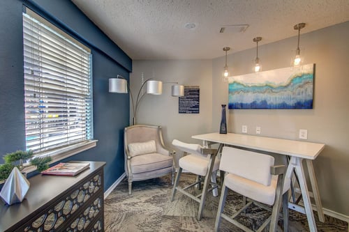 Crossroads At Arlington - Business Center