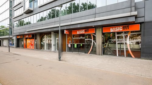 Basic-Fit Brussels Arts-Loi  24/7 - front club outside