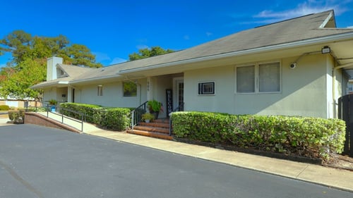 Forest Hills Apartment Homes exterior