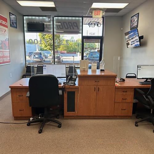 L.A. Insurance Agency MI-189 Office interior