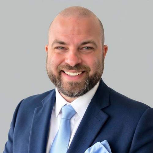 Headshot of Grant Sutter, a wealth advisor at Chase