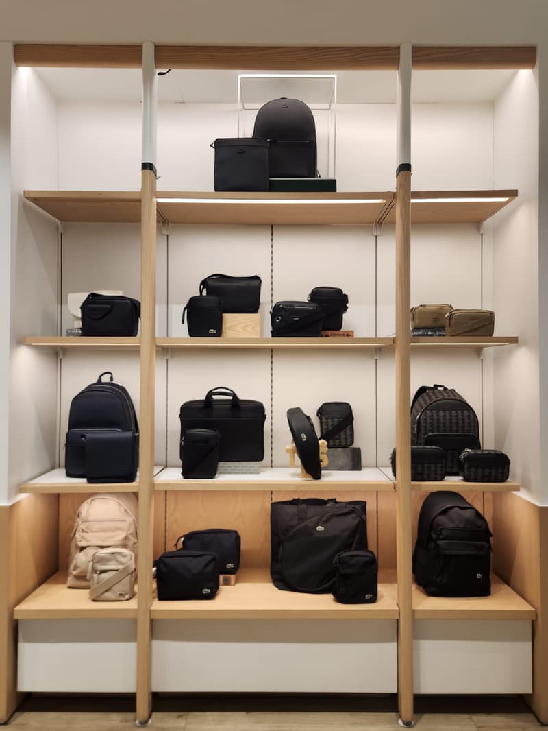 Close Up - Store