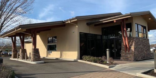Exterior image of First Interstate Bank in Medford, Oregon.