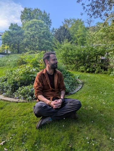 Alexandre Salagnac, praticien OpeningWorld – Reiki, tarot, Fleurs de Bach et Human Design à Bossière (Lutry), près de Lausanne.