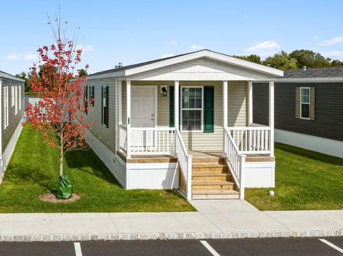 Manufactured home in Bayshore community