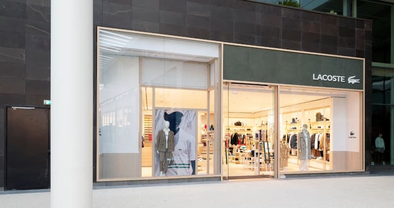 Lacoste Les Sables-d'Olonne - Vitrine extérieure