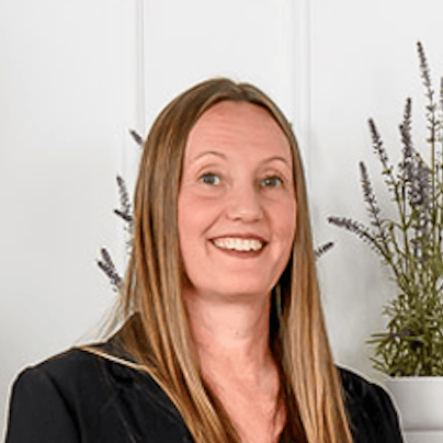 Headshot of Lisa Dyck.