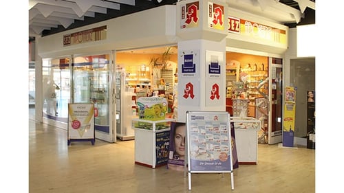 Aussenansicht der SEZ-Apotheke