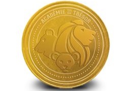 Pièce commémorative dorée avec profil de lion et texte « Académie - Trésor » représentant la fondation Académie Trésor