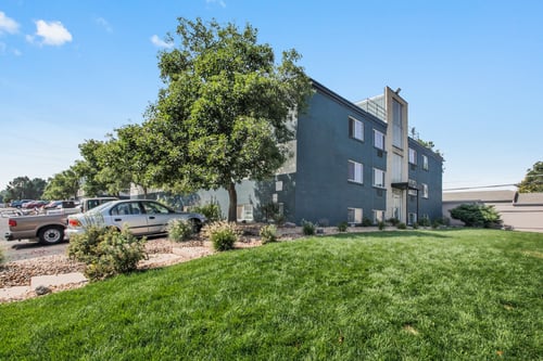 Green Outdoor Space at Stratford Plaza South, Colorado, 80226