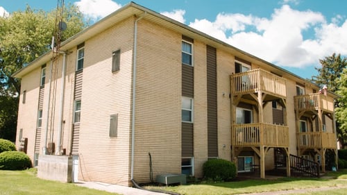 Summerhouse Square Apartments exterior