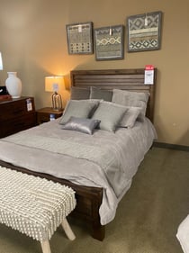 Slumberland Furniture Store in Mitchell,  SD - bedroom vignette