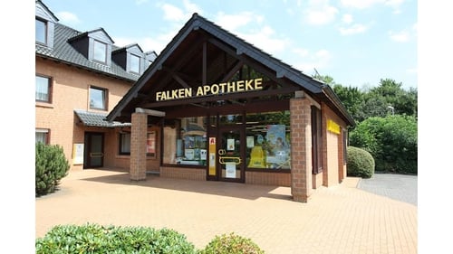Aussenansicht der Falken-Apotheke