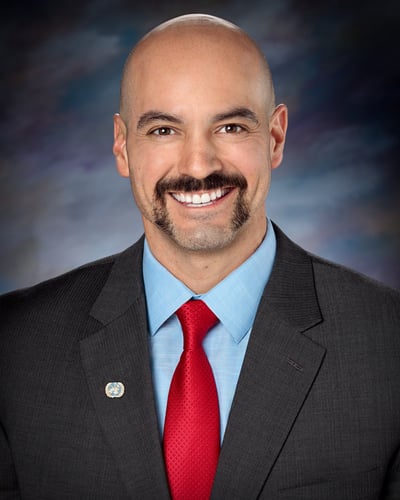 Dr. Roberto Fernandez