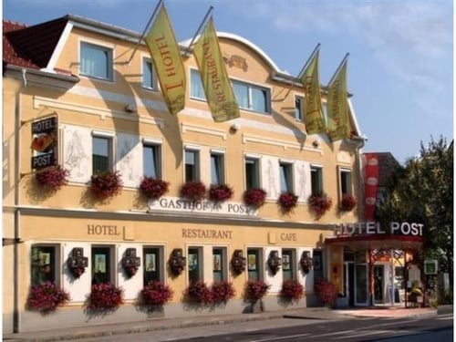 Hotel Post - Fam Rogl  4300 Außenansicht
