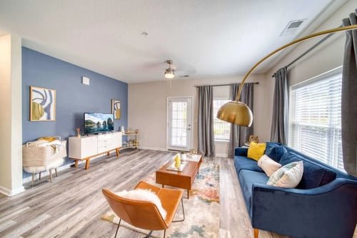 Living room at Meridian Obici in Suffolk, VA, 23434