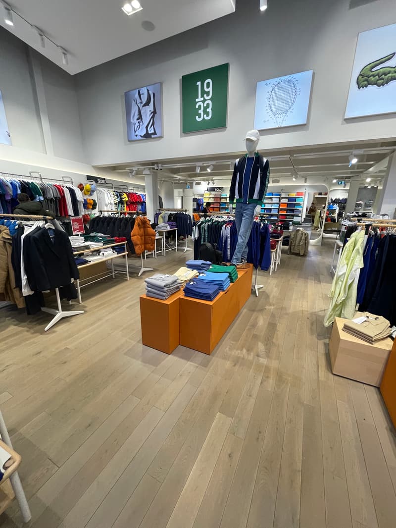 Close Up - Store