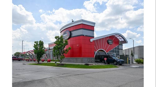 Tommy's Express Car Wash in Cedar Rapids, Iowa on Westdale Pkwy. SW