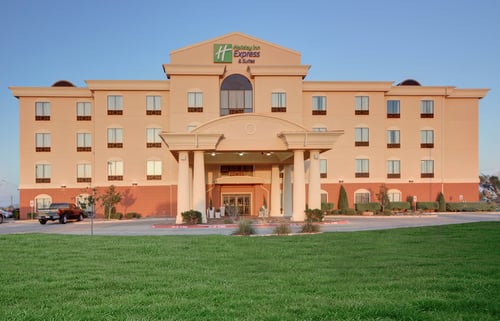 Welcome to the Holiday Inn Express & Suites Altus