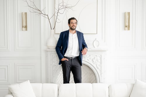 Home page photo of Lucas Paulino