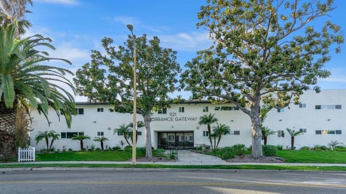 Exterior Landscape at Torrance Gateway Apartments, Torrance, 90501