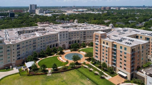 Camden Highland Village apartments and townhomes in Houston, TX