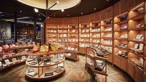 One of the largest humidors in the city, the 400 square foot climate-controlled room houses up to 1,000 cigars. Here you can find renowned brands such as Montecristo, Romeo Y Julieta, H. Upmann, Padron and a variety of others.