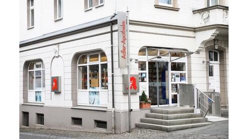 Aussenansicht der Adler-Apotheke