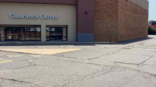 St Paul Slumberland Furniture Clearance Center parking lot