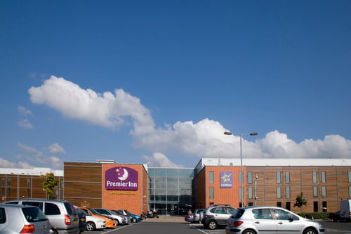 Premier Inn London Heathrow Airport (Bath Road) hotel exterior