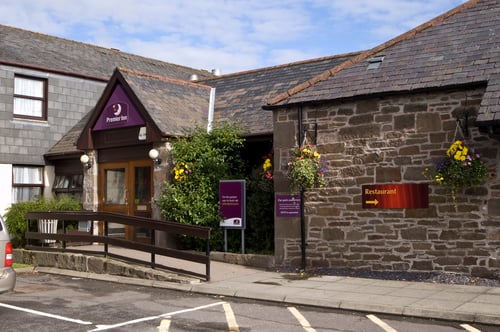Premier Inn Dundee West hotel exterior
