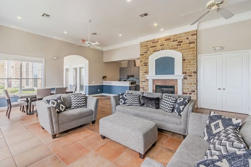 Community room at Lakeside Pointe Apartments & Townhomes, TX, 77584