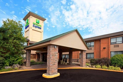 Welcome to the Holiday Inn Express Toronto East - Scarborough!