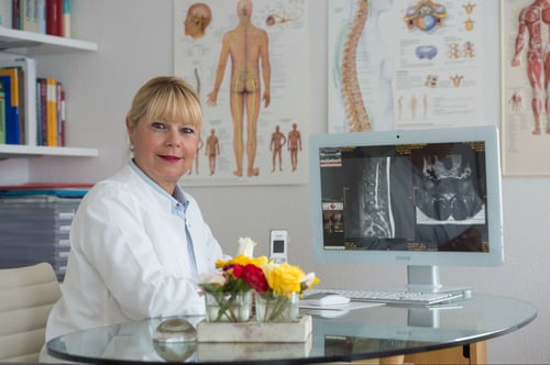 Dr. med. Dipl. Psych. Simone Heymann Fachärztin für Neurochirurgie FMH