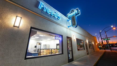 bakery near me, cake shop near me, cupcakes near me, custom cakes near me