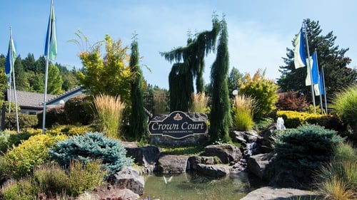 Building exterior at Crown Court Apartments in Clackamas, OR 97015