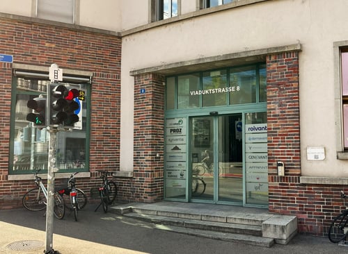 Büroeingang an der Viaduktstrasse