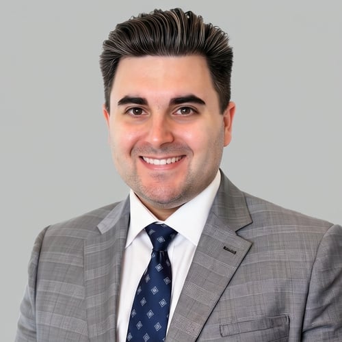 Headshot of George David Nader IV, a wealth advisor at Chase