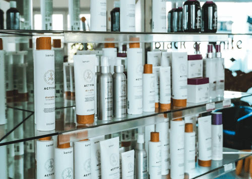 https://www.coiffeur-blackandwhite.ch/