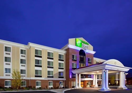 Holiday Inn Express Across from Niagara Falls Airport (IAG)