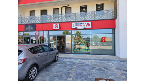 Aussenansicht der Rehnenhof-Apotheke